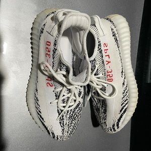 YEEZY BOOST 350 V2 ZEBRA Size 8.5 Men $130
